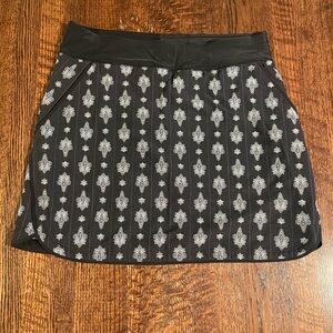Lands' End Black and Gray Patterned swim skort